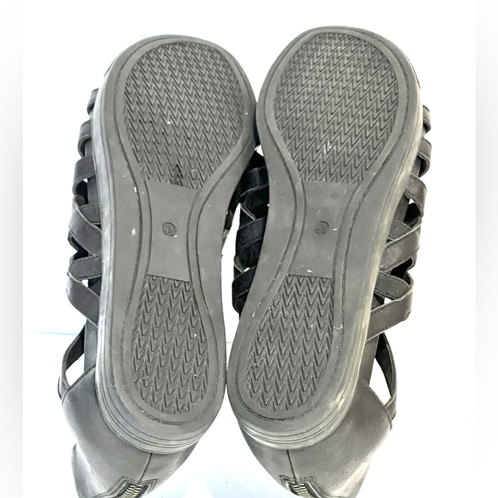 Eileen Fisher “Airy” Platform Black Strappy Sport Roman Gladiator Sandal Sz 9.5 - Picture 12 of 13